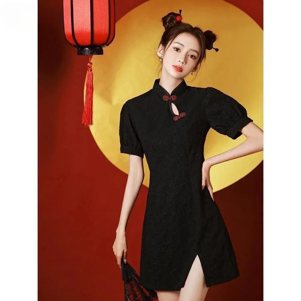 

Короткое модифицированное платье Cheongsam, новинка 2025, женское платье QIpao, китайское белое платье для девочек, молодой стиль, китайский шик, Guofeng, повседневное носить