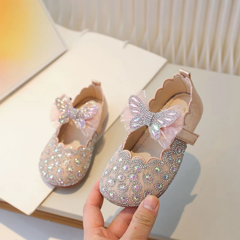 

2026 Summer New Girls Crystal Princess Footwear Comfortable Flat Sole Leather Shoes for Kids Glittering Rhinestone Design​