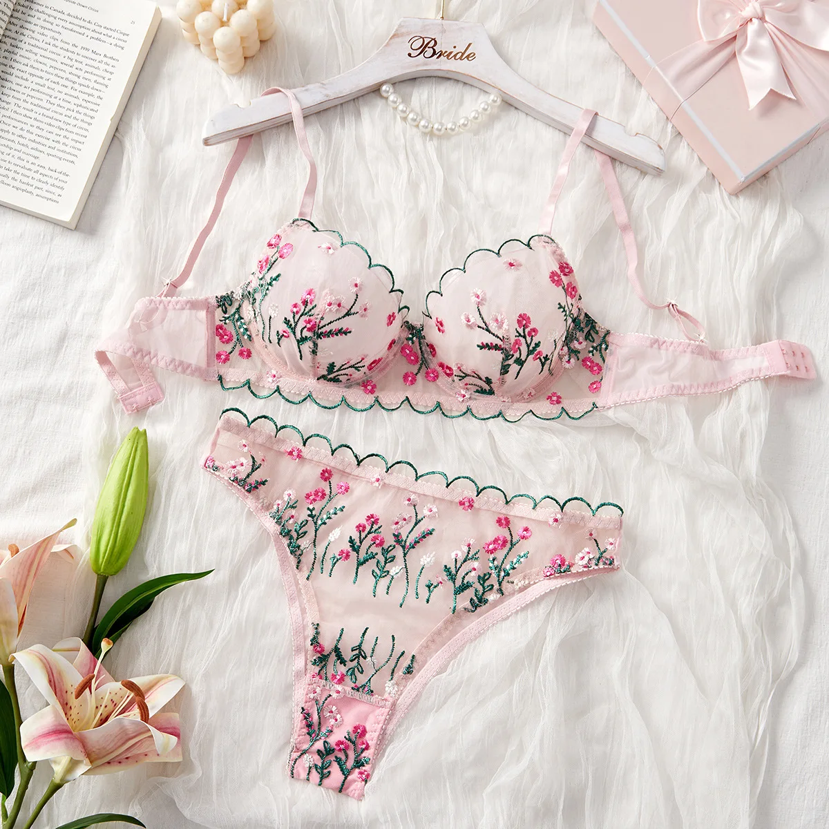 

Sexy Mesh Floral Embroidered Lingerie Set New Fashion Ultra Thin See Through Underwear Women's Pink Sweet Exotic Bra Two Piece