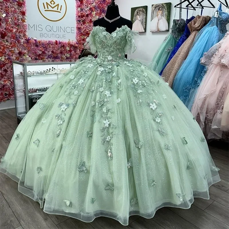 فساتين Quinceanera مخصصة باللون الأخضر المريمية بدون أكتاف مزينة بالدانتيل الحلو 16 فستان مزين بحفلة الأميرة مقاس كبير