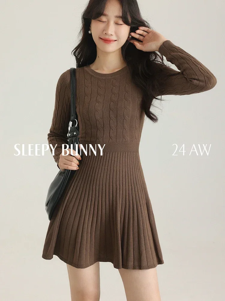 

2025 Winter Women Long Sleeve A-Line Dress Slim Fit Waist-Defined Elegant Midi Dress Youthful and Flattering Base Layer Outfit