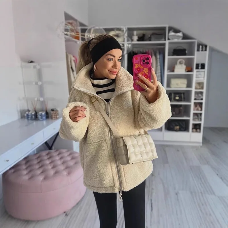 

European and American Style Autumn and Winter New Warm Women's Clothing Solid Color Lazy Style Lamb Wool High Neck Woolen Coat