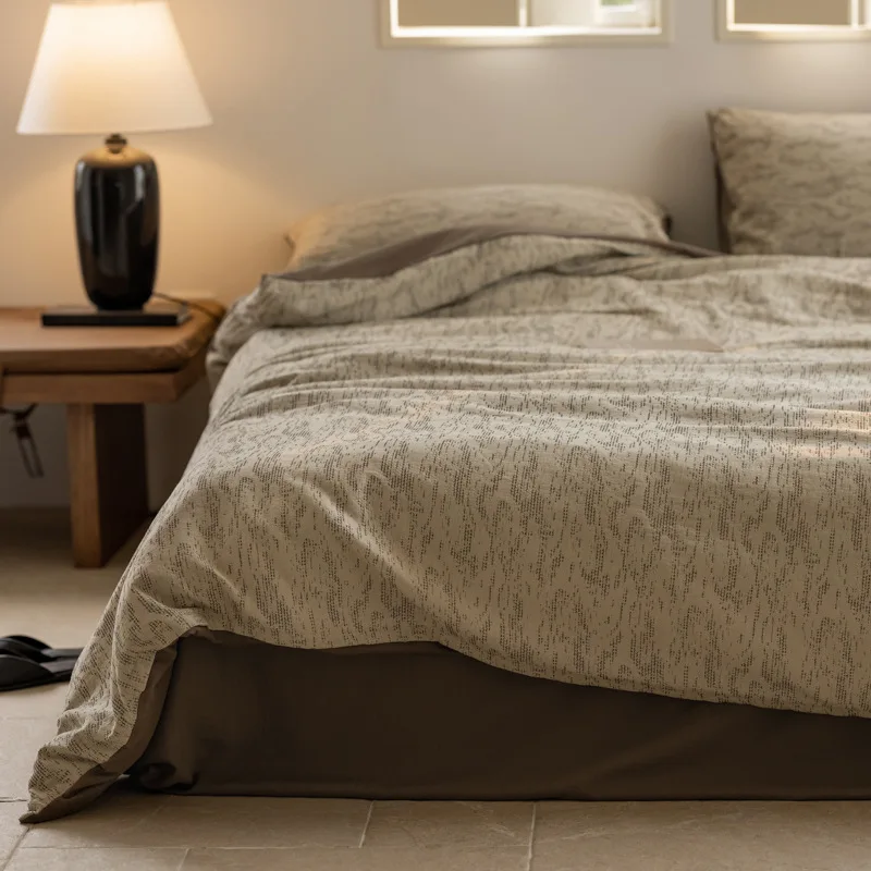 

Customizable Xinjiang cotton four-piece set three-dimensional thorn jacquard cover bed sheet soft waxy skin-friendly 1.8 bed