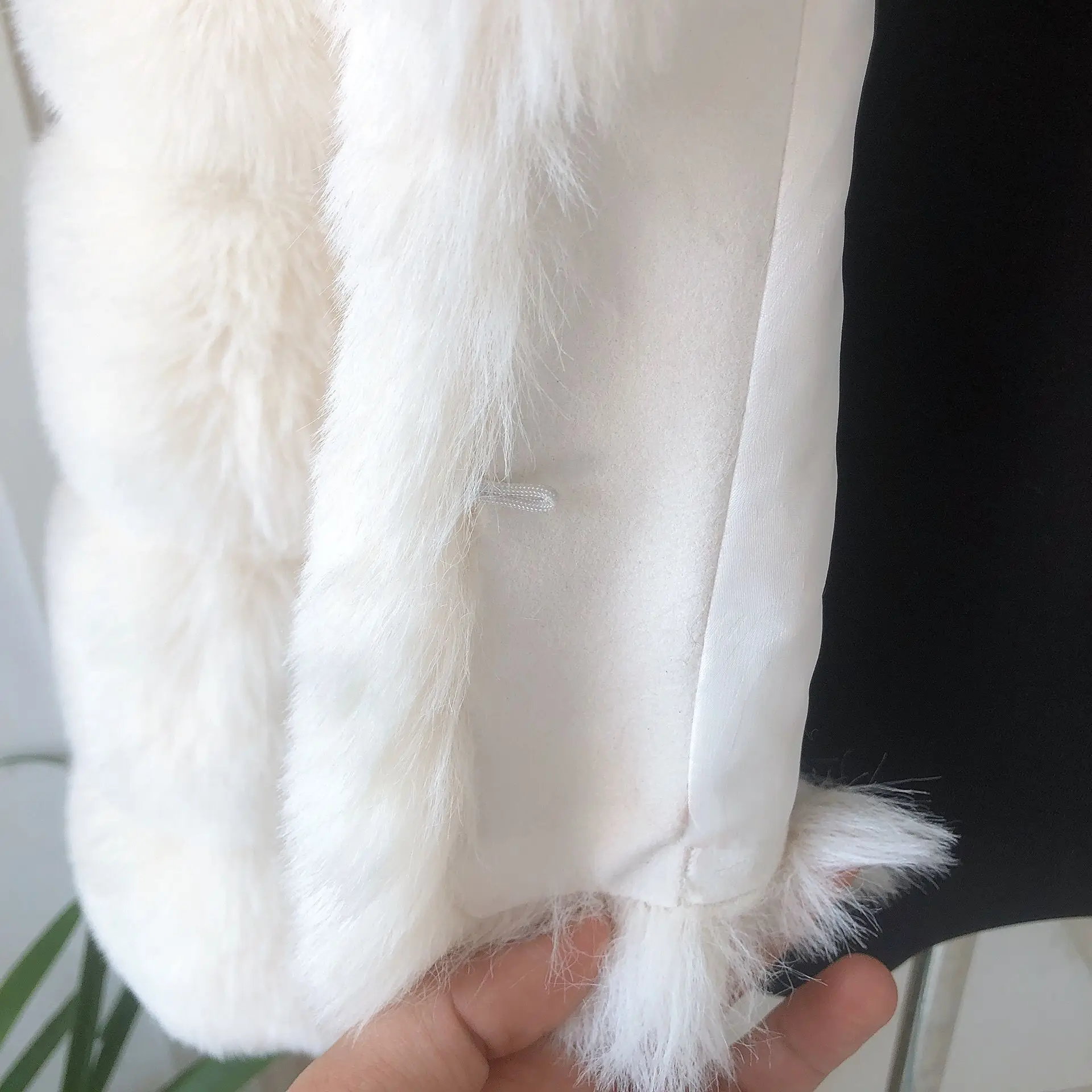 Women faux fur fake fur thick faux fur coat Winter 2022 New Ladies Faux Fur Jacket Popular Suit Collar Styles luxury fur coat