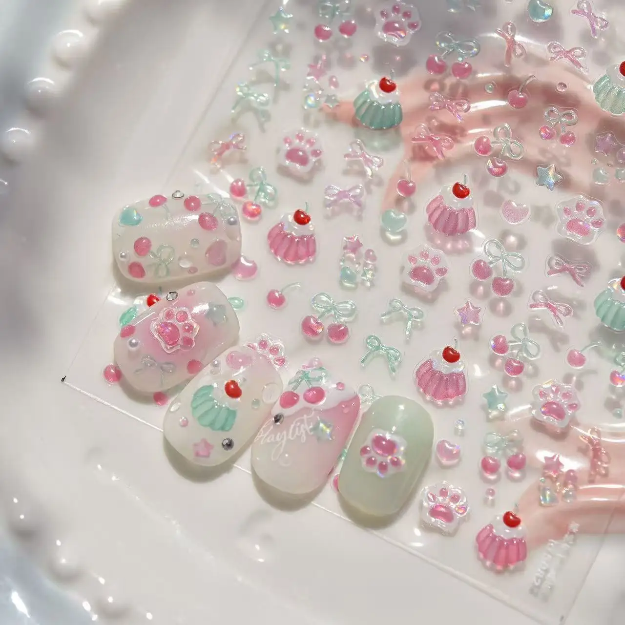 Naklejki do manicure Tomoni Jelly, urocze, popularne, super słodkie naklejki na paznokcie dla dziewczyn, naklejki pomocnicze do manicure z motywem kociej łapki, wiśniowego budyniu.