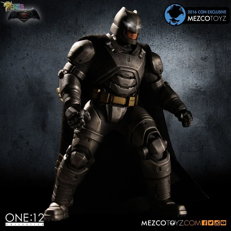 Mezco Toyz Oryginalna seria Batman kontra Superman Batman Heavy Armor Edition Anime Figurka Model Zabawki Ozdoby Prezenty dla chłopców