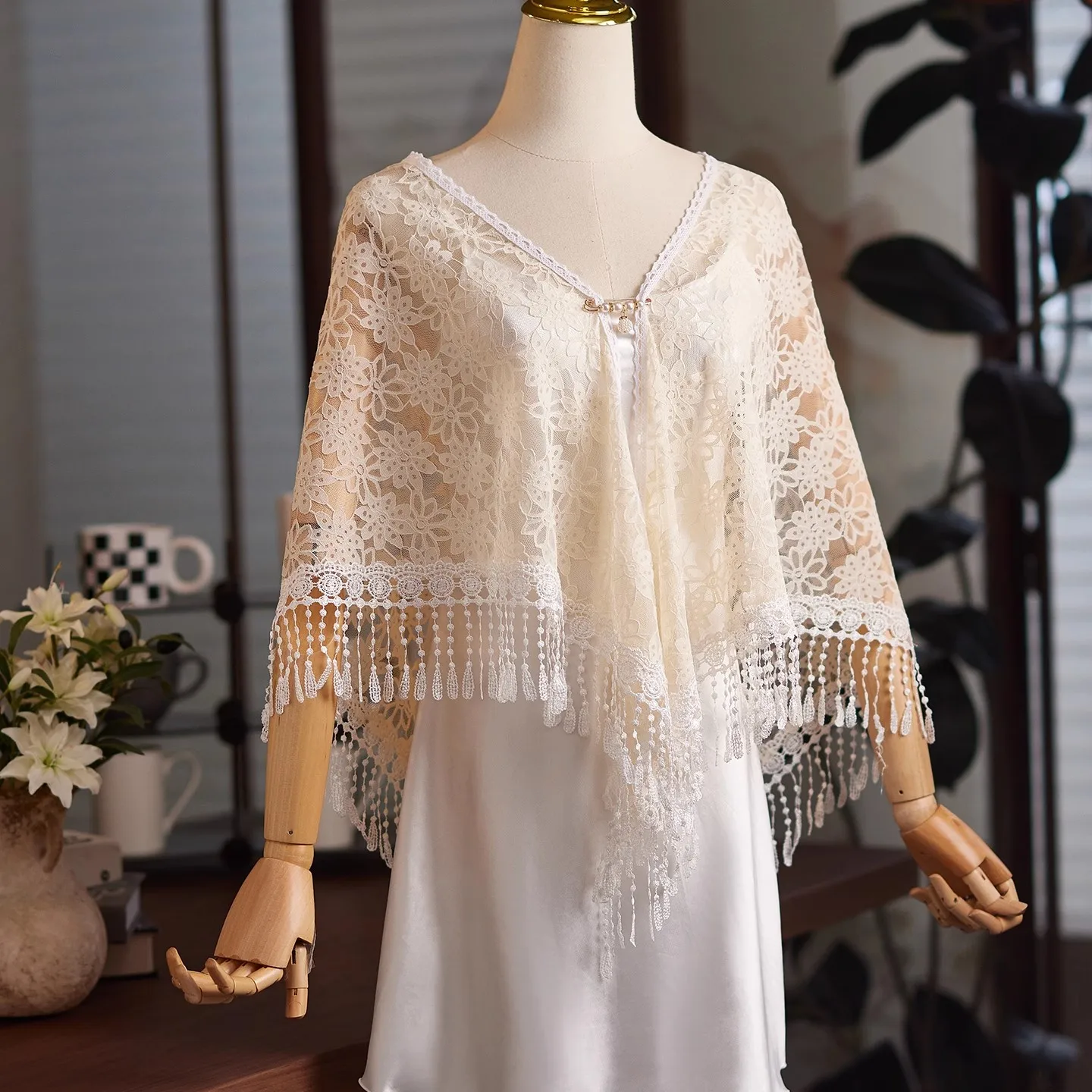 

Women's Vintage Champagne Lace Pashmina Female Spring Autumn Chinese Style Show Party Shawl Cloak Collar R2767