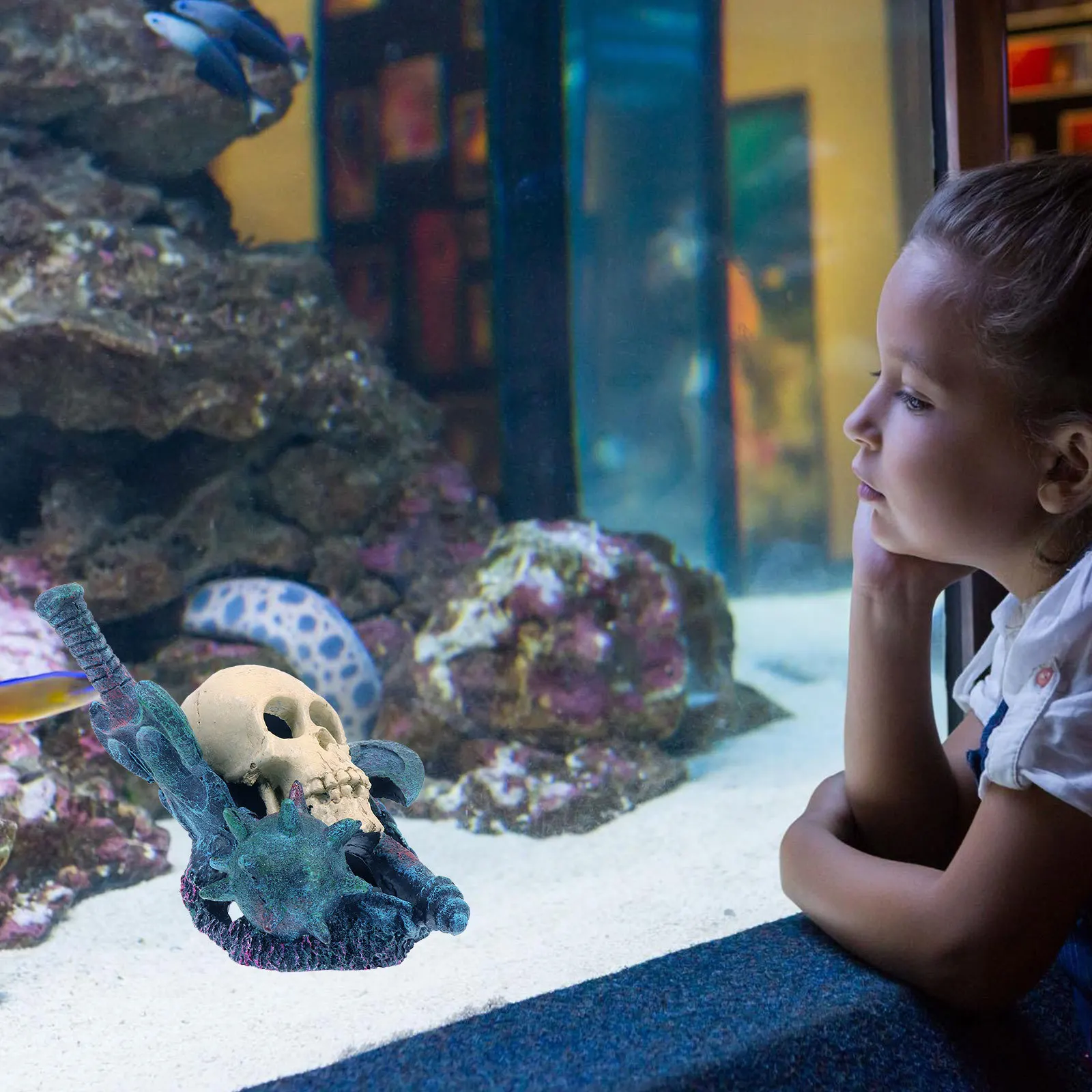 

1Pcs Skull Statue Realistic Fish Tank Decor Resin Craft Aquarium Landscaping Accessory Sturdy Bottom Design for Aquatic Vitality