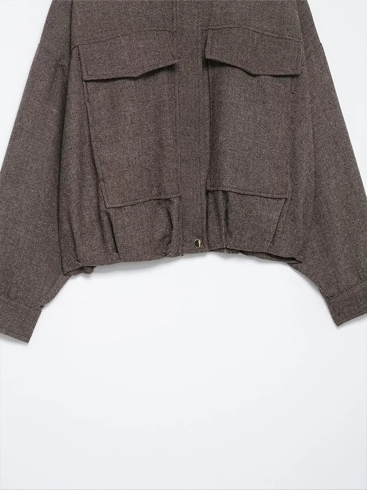 เสื้อโค้ทผู้หญิงแฟชั่น HH แบบอเนกประสงค์ ปกเสื้อแบบปกเชิ้ต ติดกระดุมแถวเดียว แขนยาว มีซิป กระเป๋าแบบเรียบง่าย ตกแต่งสไตล์แจ็คเก็ตนักบิน