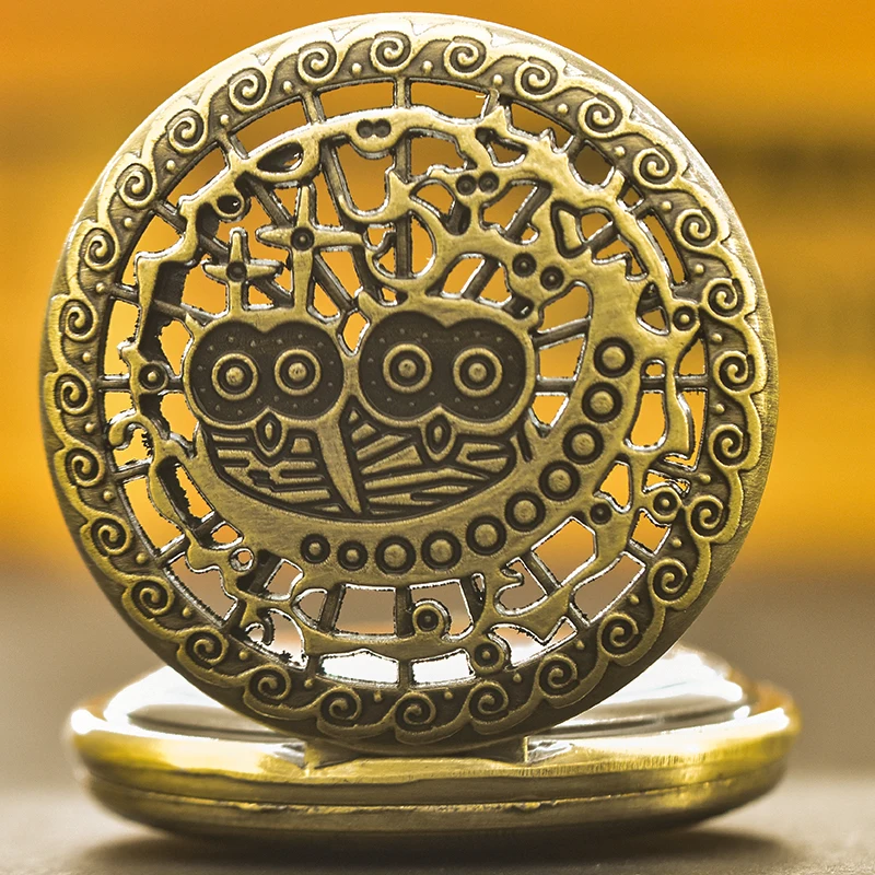 ساعة جيب برونزية عتيقة للطلاب من الذكور والنساء ، بومة لطيفة ، تصميم قاطع ، كوارتز ، قلادة عتيقة ، هدية