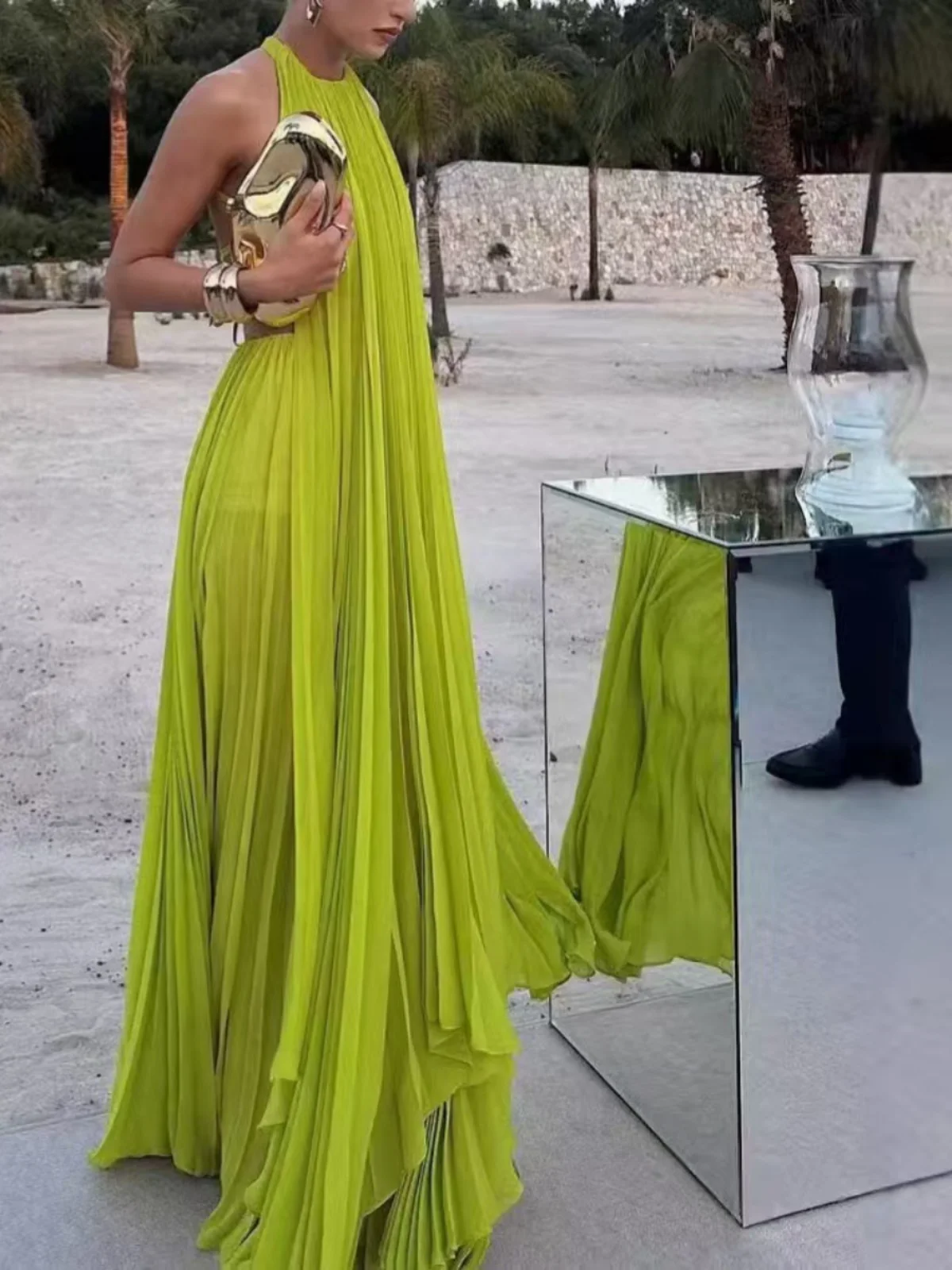 섹시한 백리스 라운드넥 민소매 비치 드레스 여성 휴가 스타일 루즈핏 소프트 폴리에스터 골드 스커트 롱 썸머 드레스