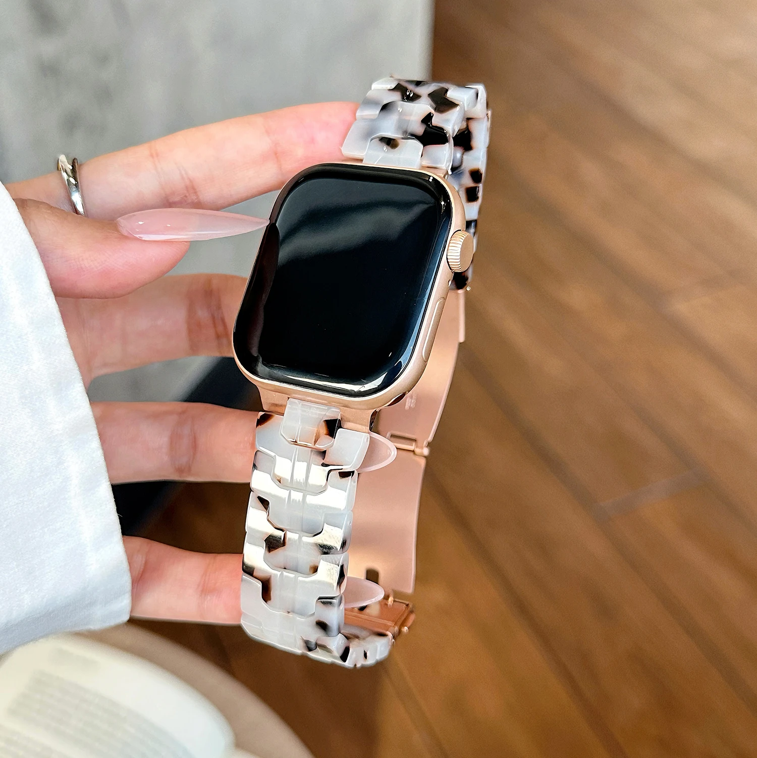 

Высококачественный ремешок из смолы для Apple Watch Ultra 49 мм S10, 46 мм, 45 мм-38 мм, женский браслет с пряжкой-бабочкой для iwatch 987654321