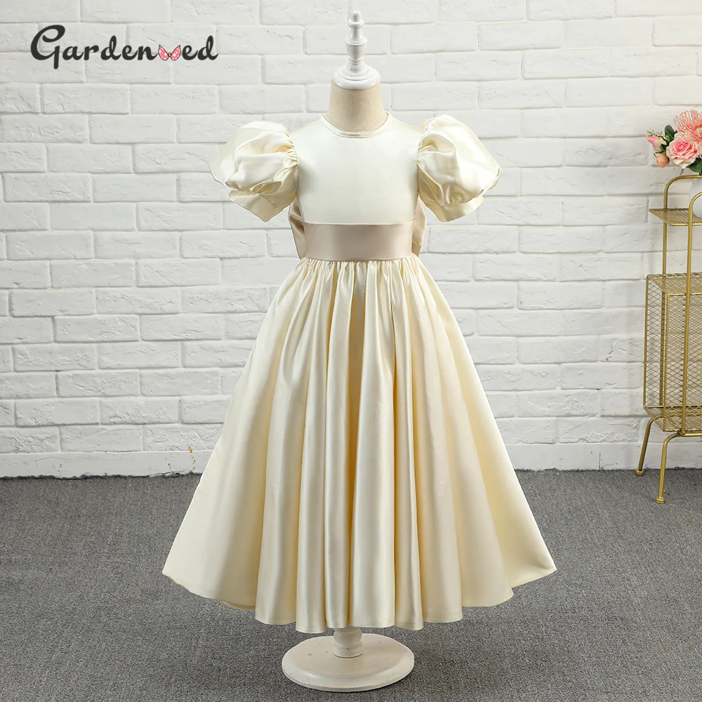 キッズキュートアイボリーサテン聖餐式ドレスフラワーガールドレス2025 VRufflesボールガウンキッズワイドベルトウェディングパーティードレス