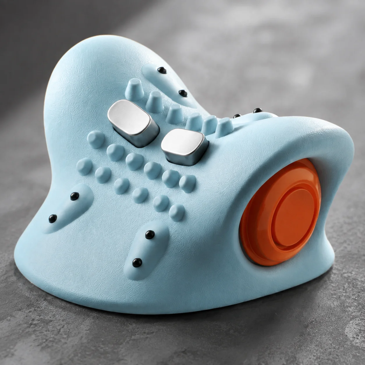 This HTMCK massage pillow fits neck, shoulder and back. Designed for daily home use, it offers comfortable massage experience