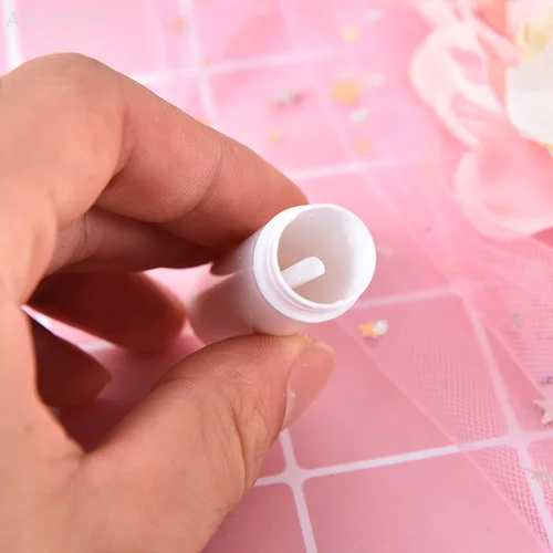 Imagen 2 del producto 100 Uds. Botellas vacías de lápiz labial de 5ml, tubos de brillo de labios, contenedores de bálsamo labial con tapas para productos de belleza DIY