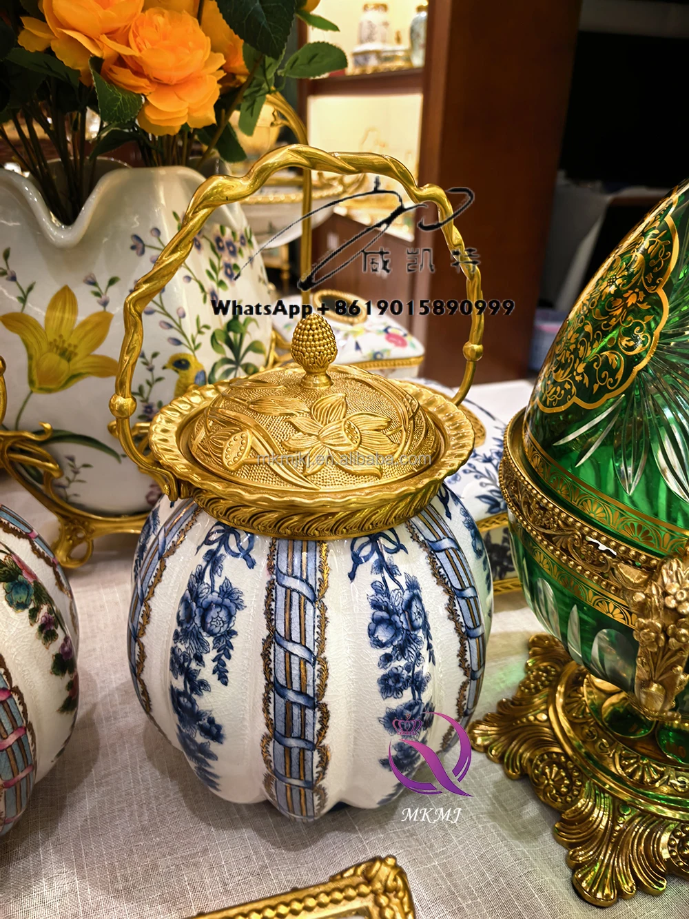 Gold Brass Handle and Lid Decorative Box Luxury Hand-Painted Floral Design Small Porcelain Pot for European Style Home Decor