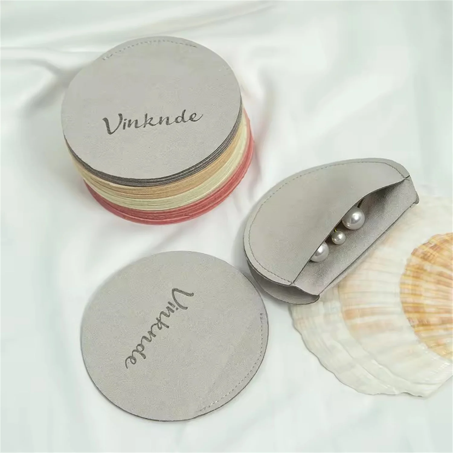 

Custom Logo Velvet Suede Jewelry Packaging Pouches Chic Wedding Favor Bags Round Microfiber Cosmetic Bags Product Package Party