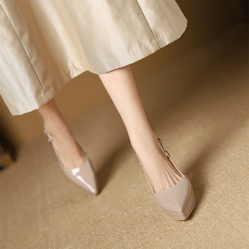 Baotou sandals in summer, a new style of high-quality high-heeled shoes with pointed waterproof table and thin heels.