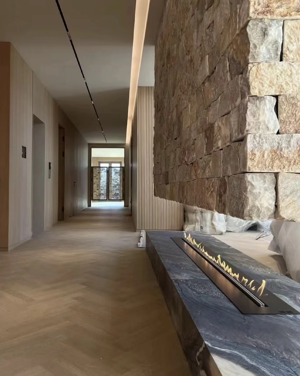 Intelligent Fireplace Modern Stainless Steel Insert For Indoor Installation Apartments Hotels