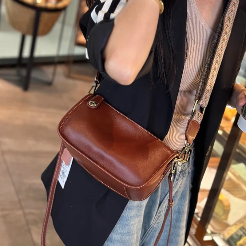 جلد البقر تحت الإبط حمل الحقائب موضة جلد طبيعي Crossbody حقيبة ساعي حقيبة يد مصمم حقيبة كتف المرأة الفاخرة الرجعية