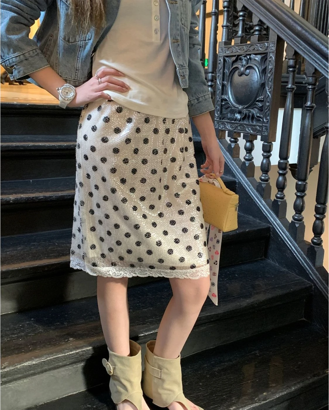 White Polka Dot Sequined Hip-wrapped Design Short Skirt Women's Spring New High-end Temperament A-shaped Skirt