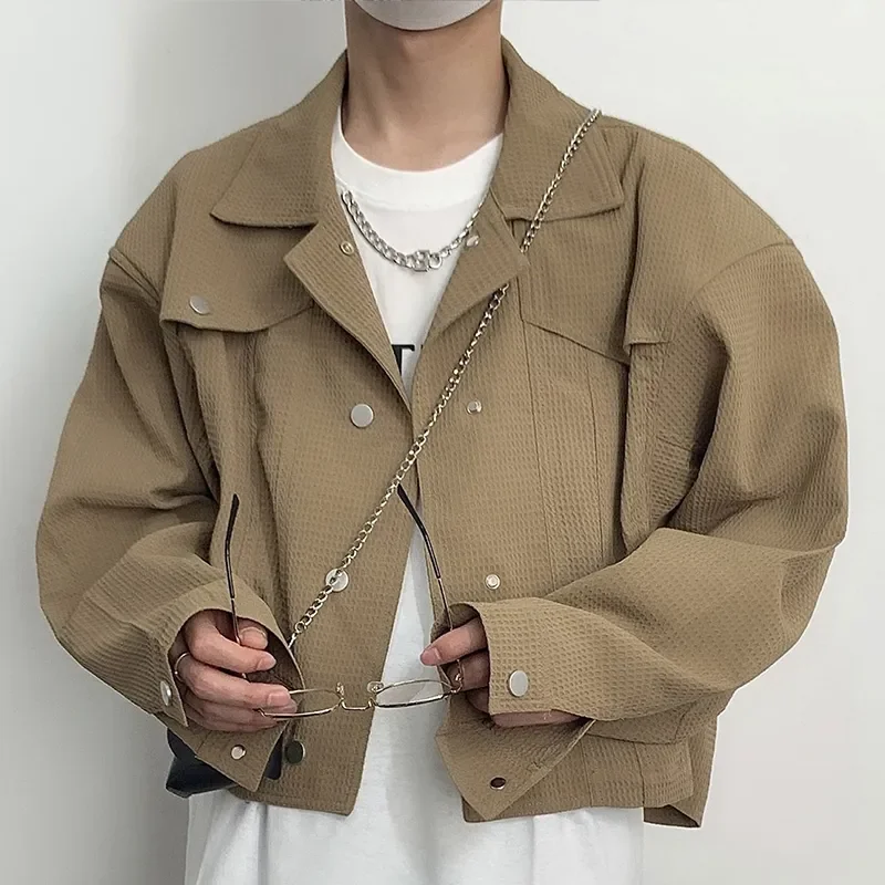 

2023 Men Casual Autumn Short Jacket Streetwear Turn-down Collar Coat Texture Korean Harajuku Retro Long Sleeve Luxury Tops w596