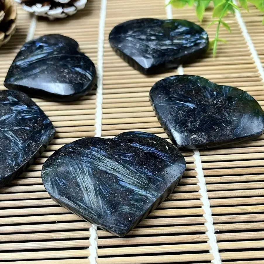 Natural Crystal Heart Astrophyllite Palm Stone Heart Pocket Energy Crystal Thumb Toy Hot Compress Wicca Healing Health Family