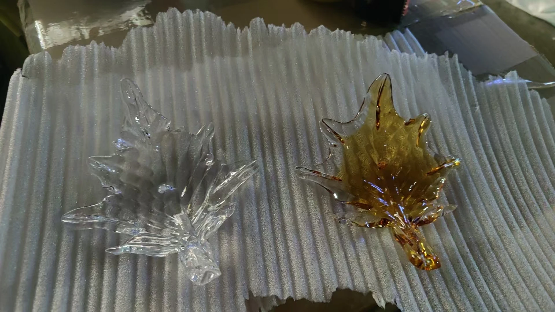 

Maple Leaf Hotel Designer Home Ceiling Art Decor Hanging Lamp Luxury Hand Blown Glass Chandelier Lighting