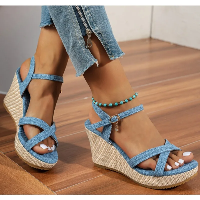 

Женские сандалии, модные сандалии на танкетке, летняя повседневная уличная пляжная обувь, женская обувь на платформе с открытым носком, сандалии на высоком каблуке с пряжкой