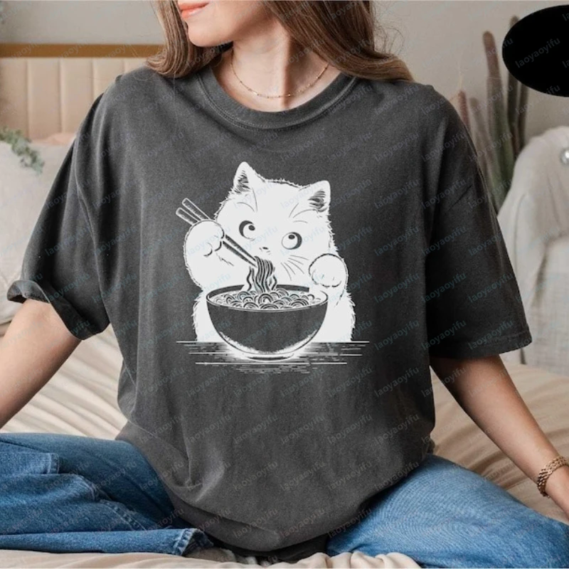 Funny Ramen Cat Shirt Japanese Cat Eating Noodle Tops Food Lover Gift Kawaii Clothes for Women Ukiyo-e Style Men's Clothing