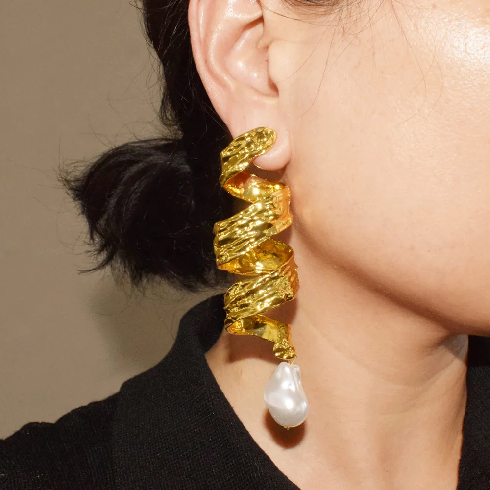 Mode Neue Unregelmäßige Legierung Tropfen Baumeln Ohrringe für Frauen Schmuck Wunderschöne Dame Aussage Ohrringe Zubehör