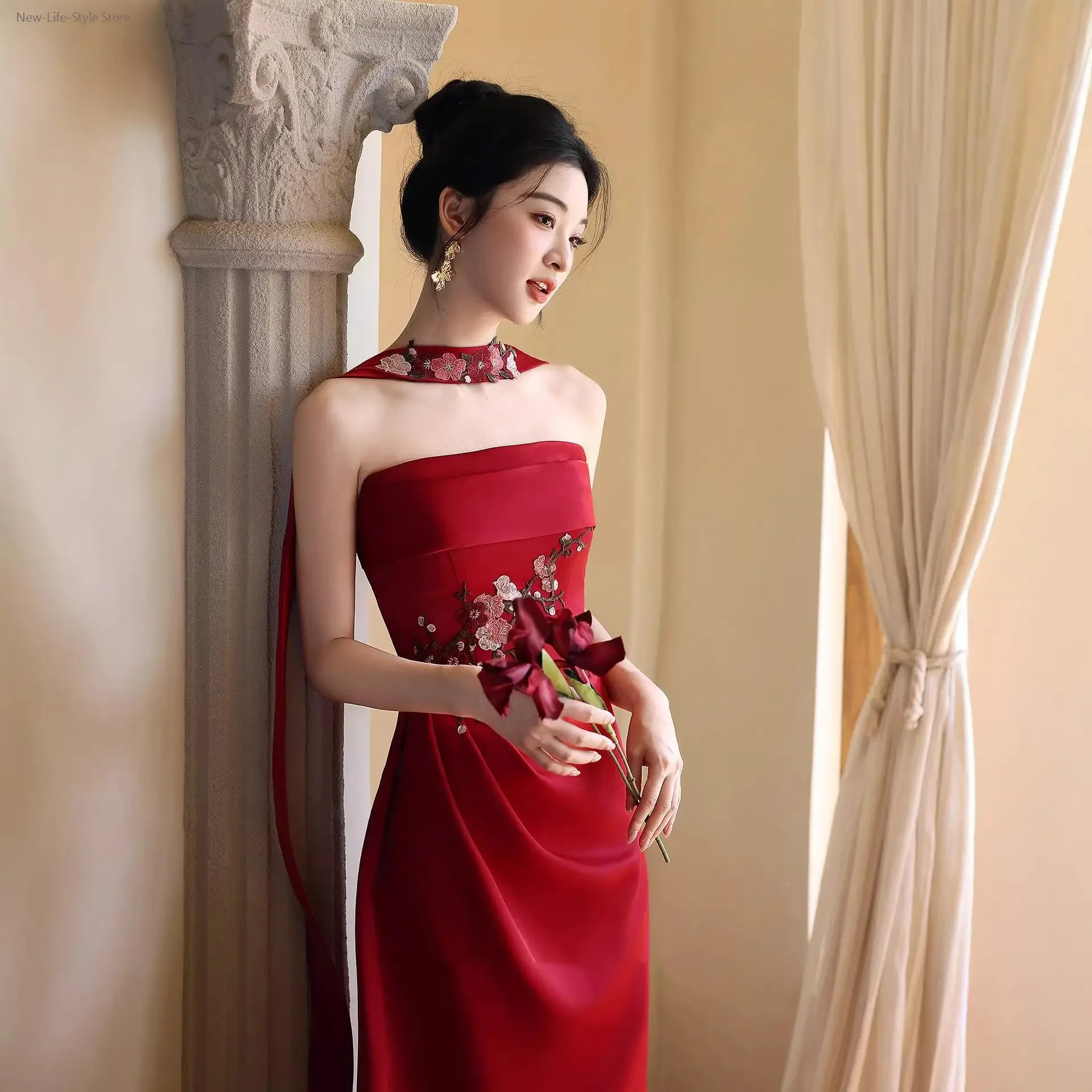 Floral Embroidered Red Tube Top Dress Chinese Style Bride Toast Gown Elegant Wedding Engagement Party Dress