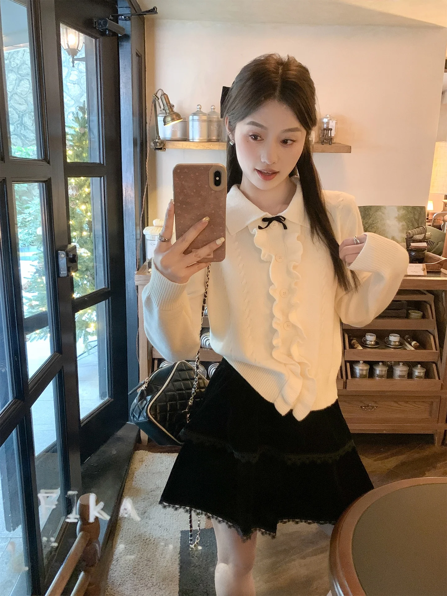 

Zeng Xiao Salt Korean Sle Long Sve Knitted Sweater Women's Slim Fit Doll Collar Top Beige with Lace Design Autumn Winter
