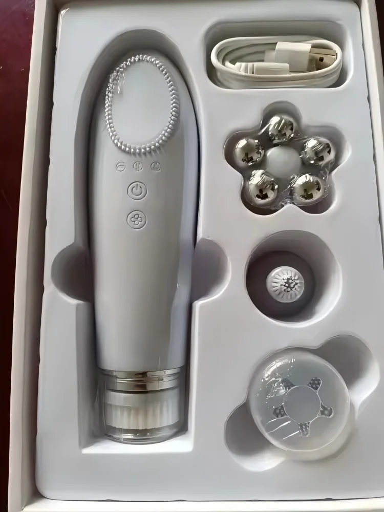 Elektrische 4 in 1 Siliconen Mee-eter Exfoliërende Huidverstrakking Massage Home Spa Gezichtsreiniger Zorg Reiniging Gezichtsborstelreiniger