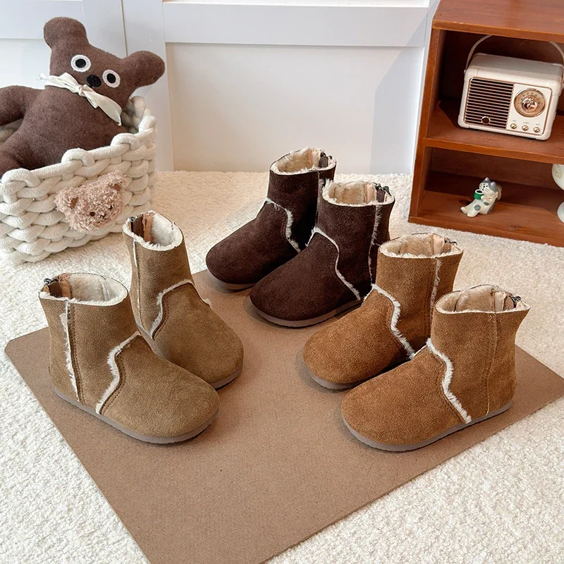 الشتاء الفتيات حذاء من الجلد غير رسمي 2025 في الهواء الطلق الصغار بسيط الاطفال موضة أفخم الأحذية الدافئة فروي شعر الأطفال الأحذية القطنية