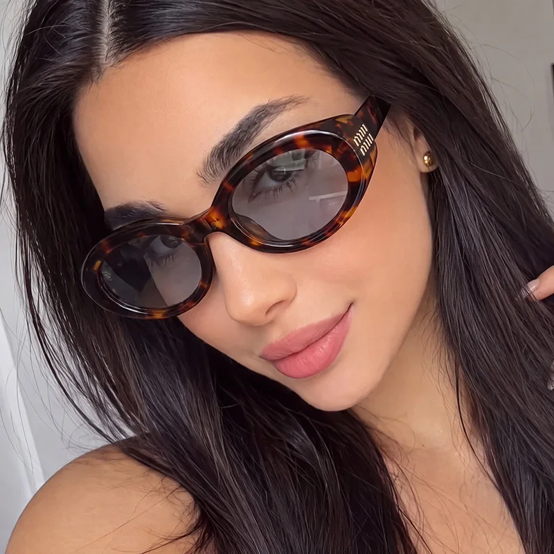 1PCS Cool Oval Small Frame Sunglasses for Daily Commute Beach Parties Sun Protection Shades Natural Look Photography Glasses