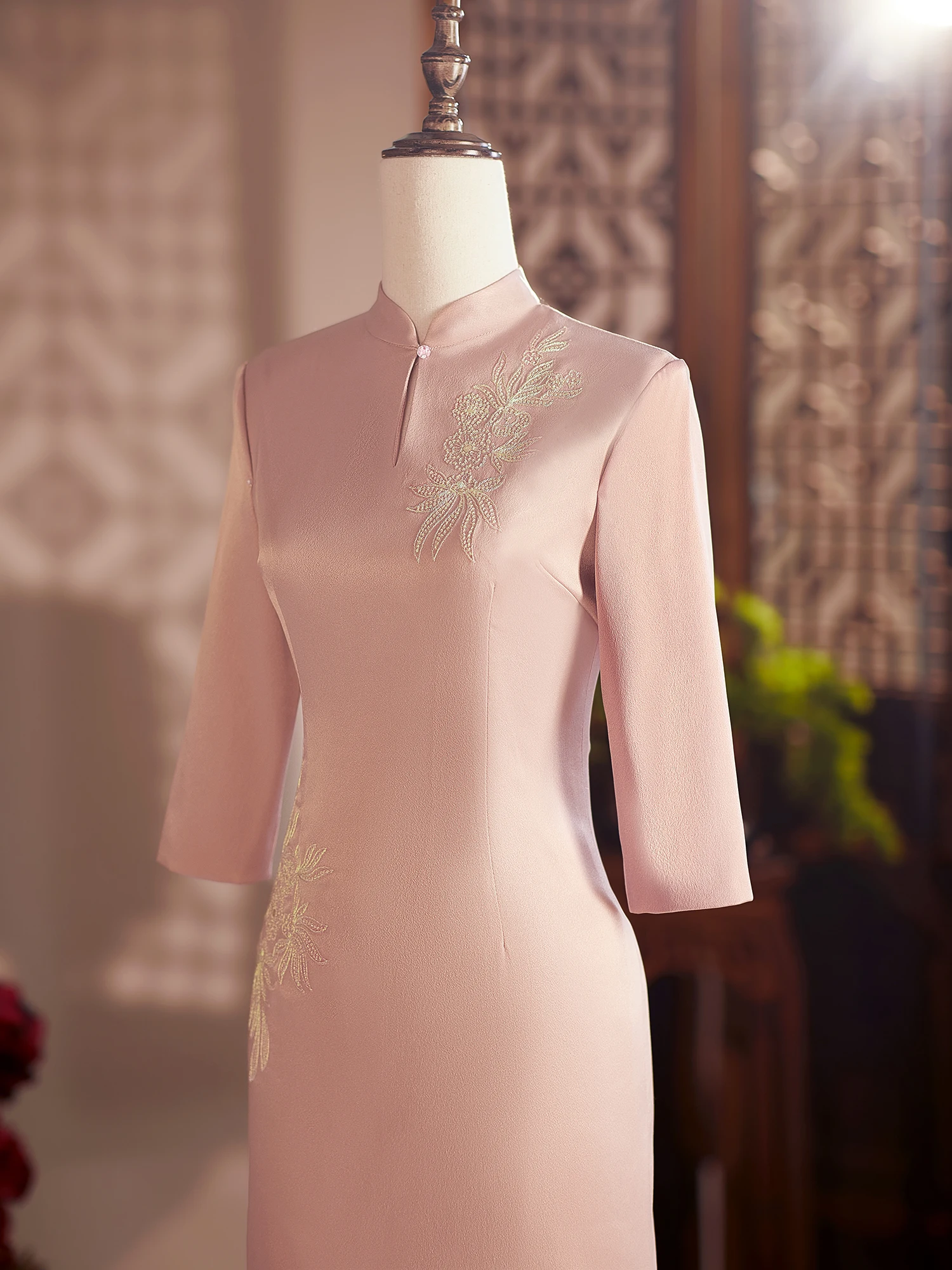 

Элегантное розовое винтажное вышитое платье средней длины с длинными рукавами для мамы невесты/подружки невесты на свадебную церемонию