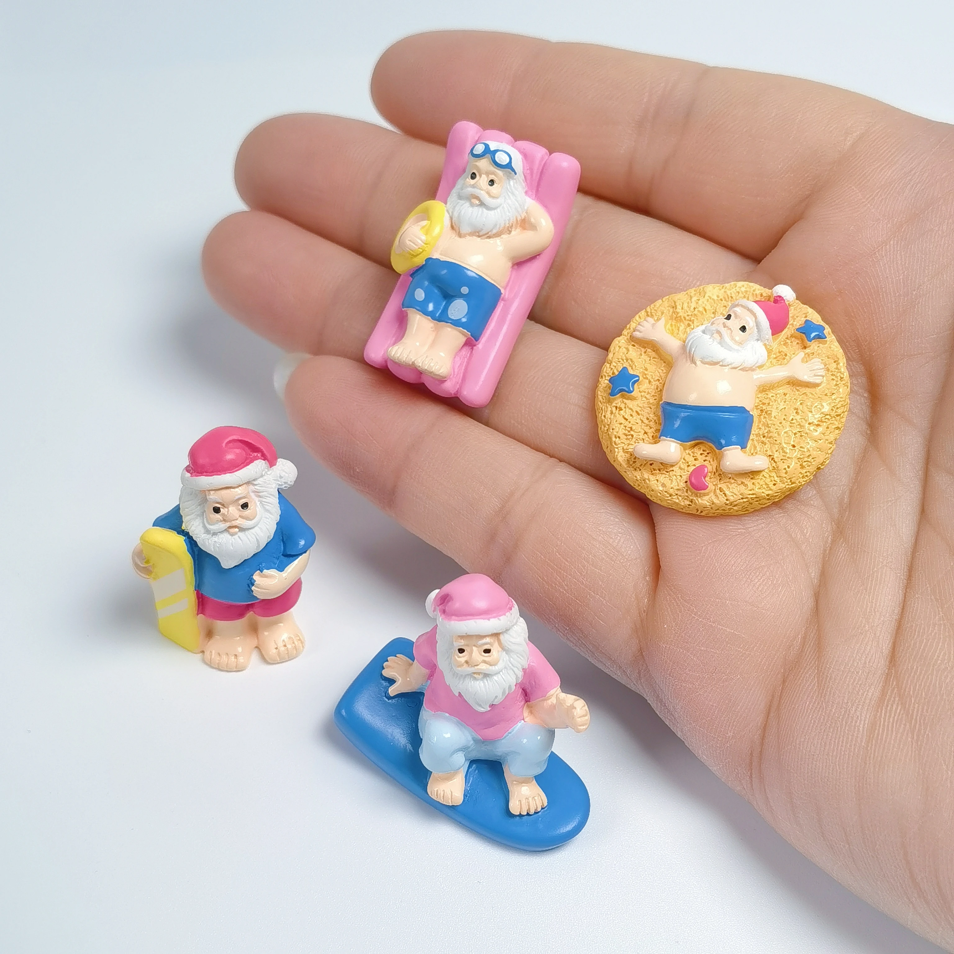 Wholesale Mini Resin Summer Santa Figurines Adorable Design For Beach Garden Desktop Decor