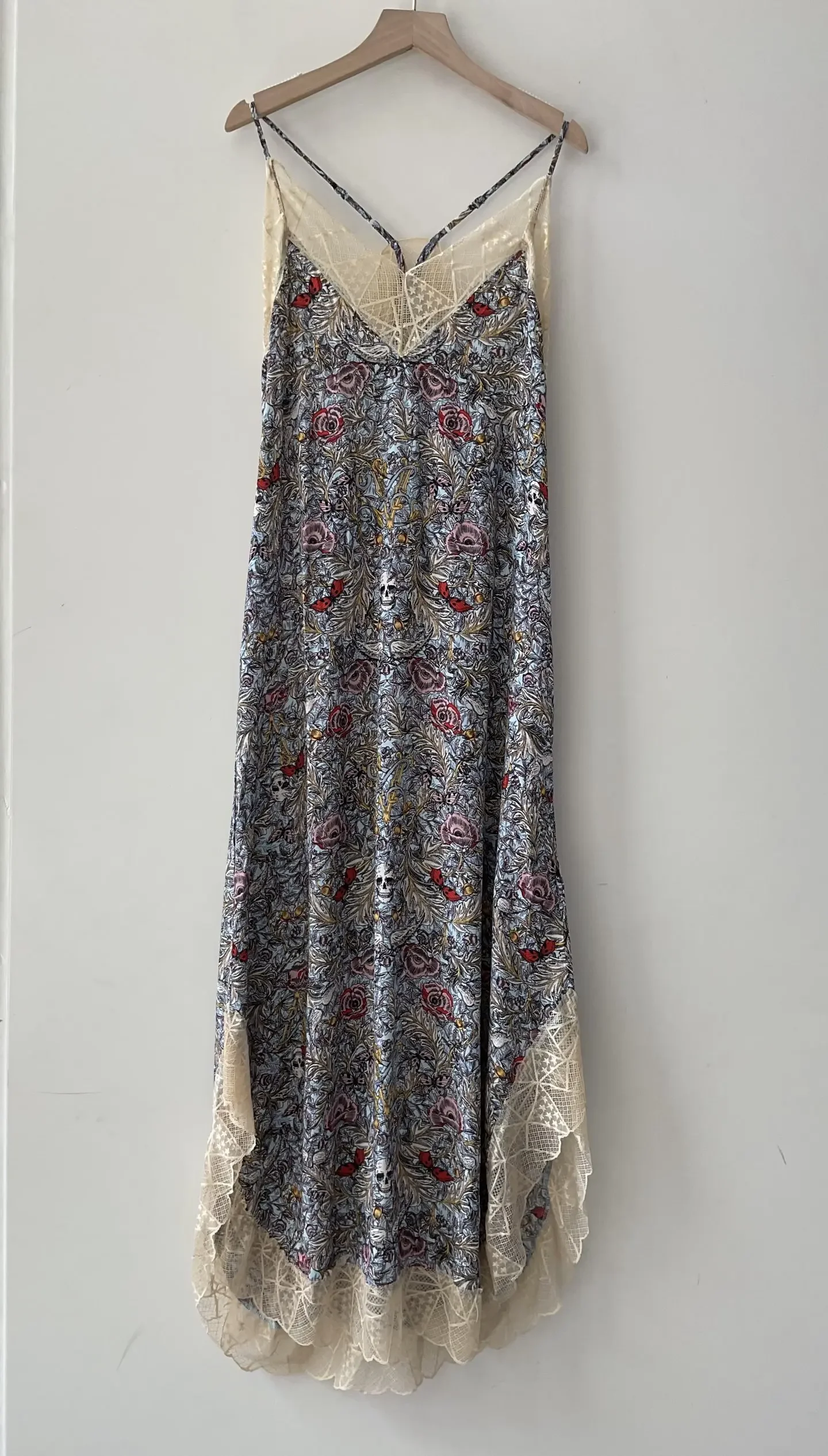 

Lace Embroidery Patchwork Women Sling Robe 100% Viscose Floral Skull Wings Printed V-Neck Sleeveless Fashion Ladies Midi Dress
