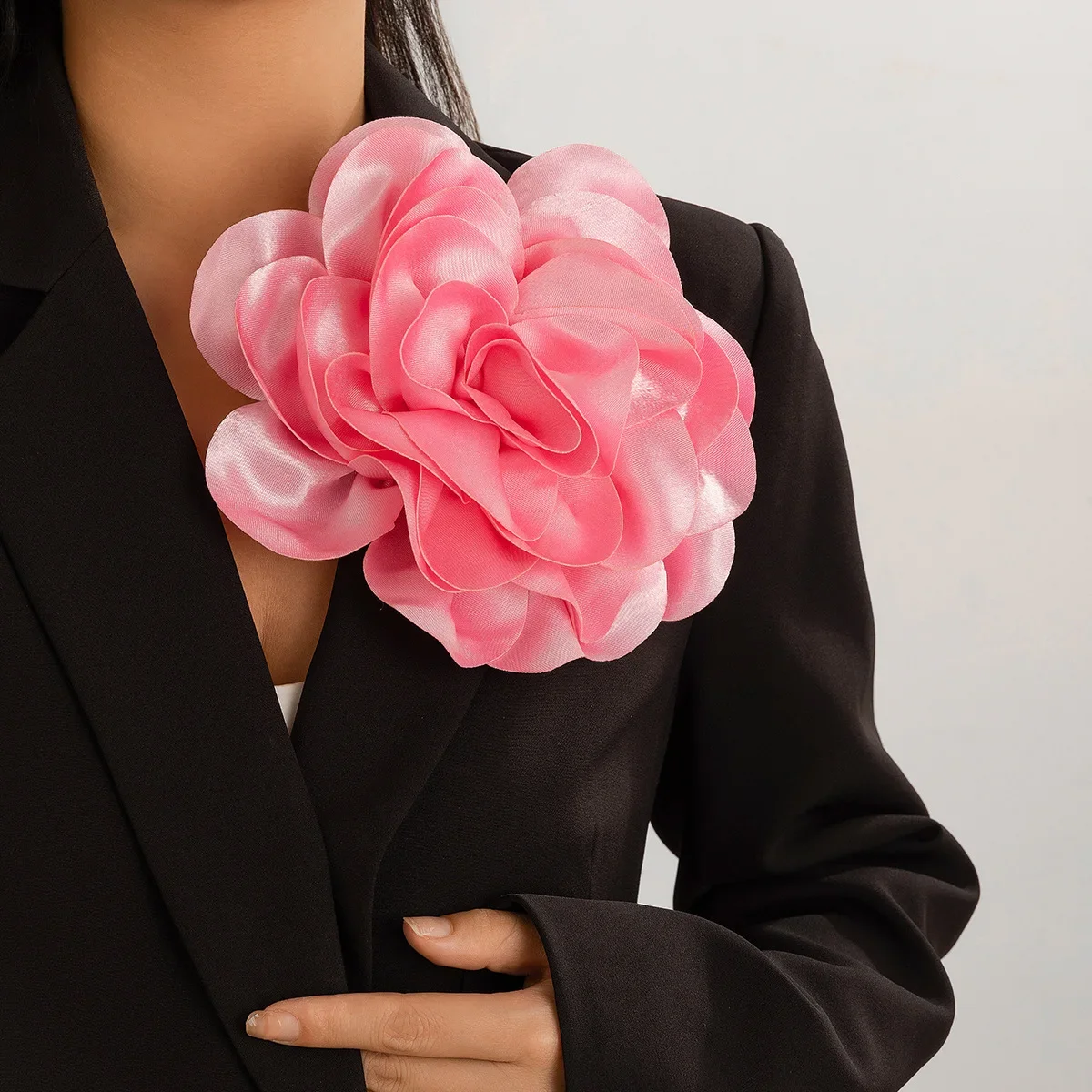 Broszka 20CM Tkanina satynowa Przesadna szpilka z kwiatem kamelii Big Rose Corsage