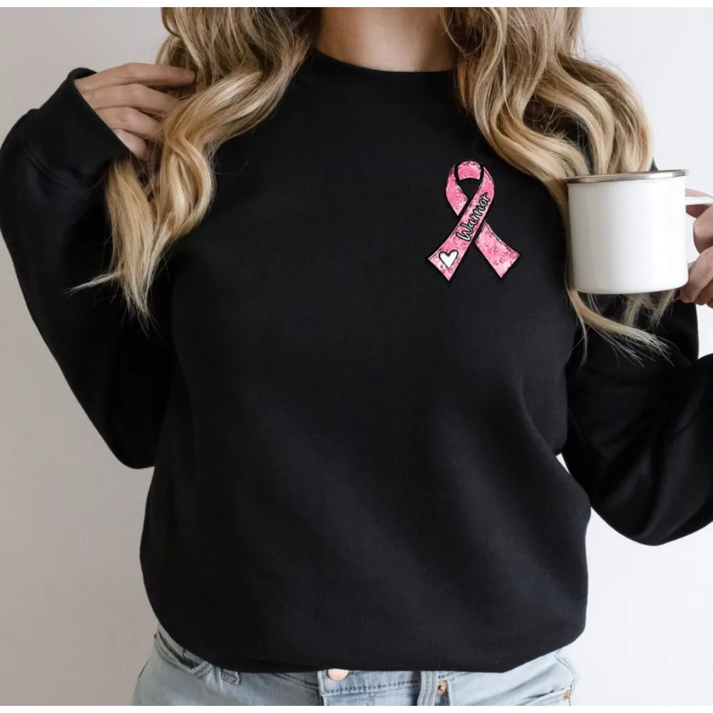 Sweat-shirt guerrier du Cancer du sein en octobre, nous portons un col rond rose, pull avec ruban rose, vêtements cadeaux pour femmes