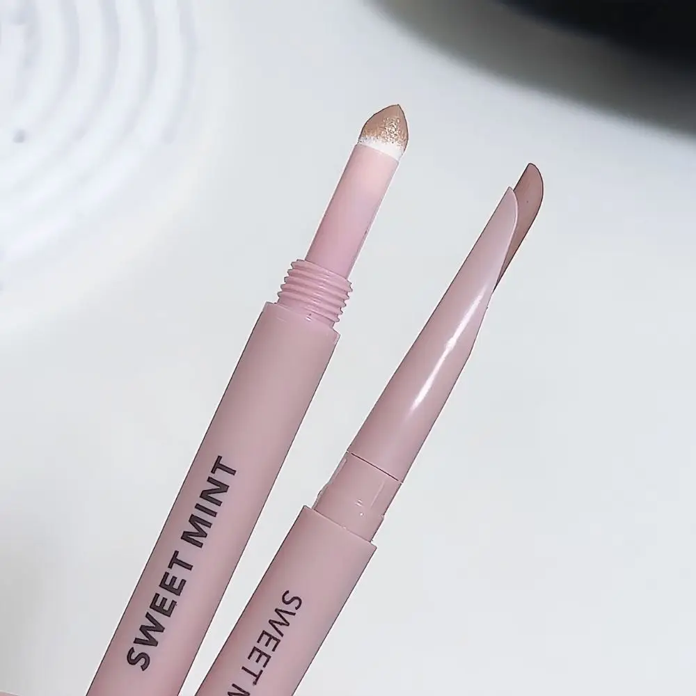 Delineador em gel curvo 2 em 1, pó fosco brilhante, linha de sombra de bicho-da-seda com esponja, creme iluminador, aparência natural