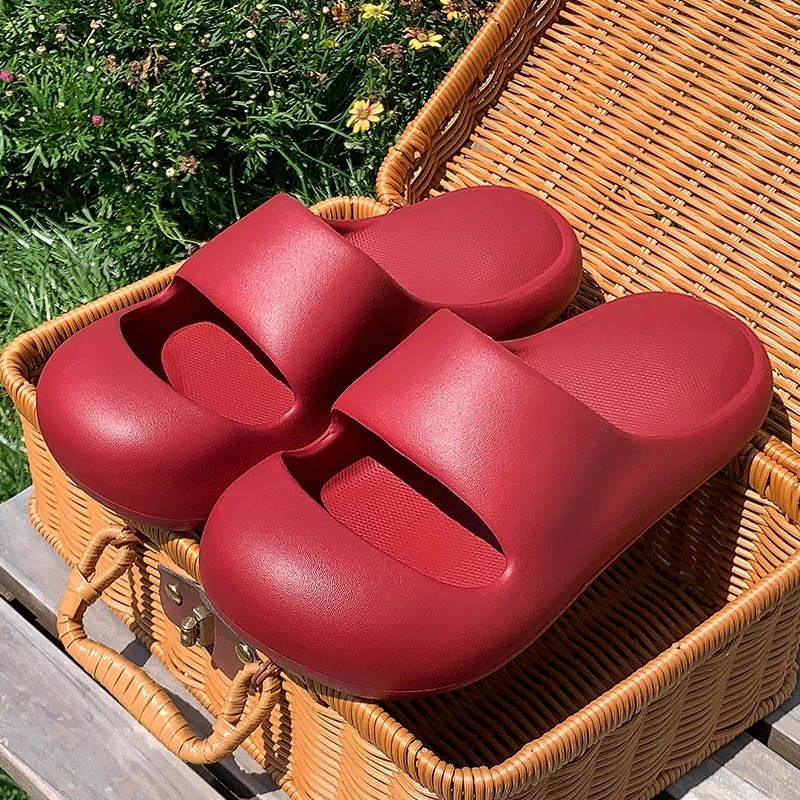 

Red Closed Toe Platform Clogs Women 2026 Summer New Thick Sole Beach Eva Slides Sandals Women Outdoor Non Slip Cloud Slippers