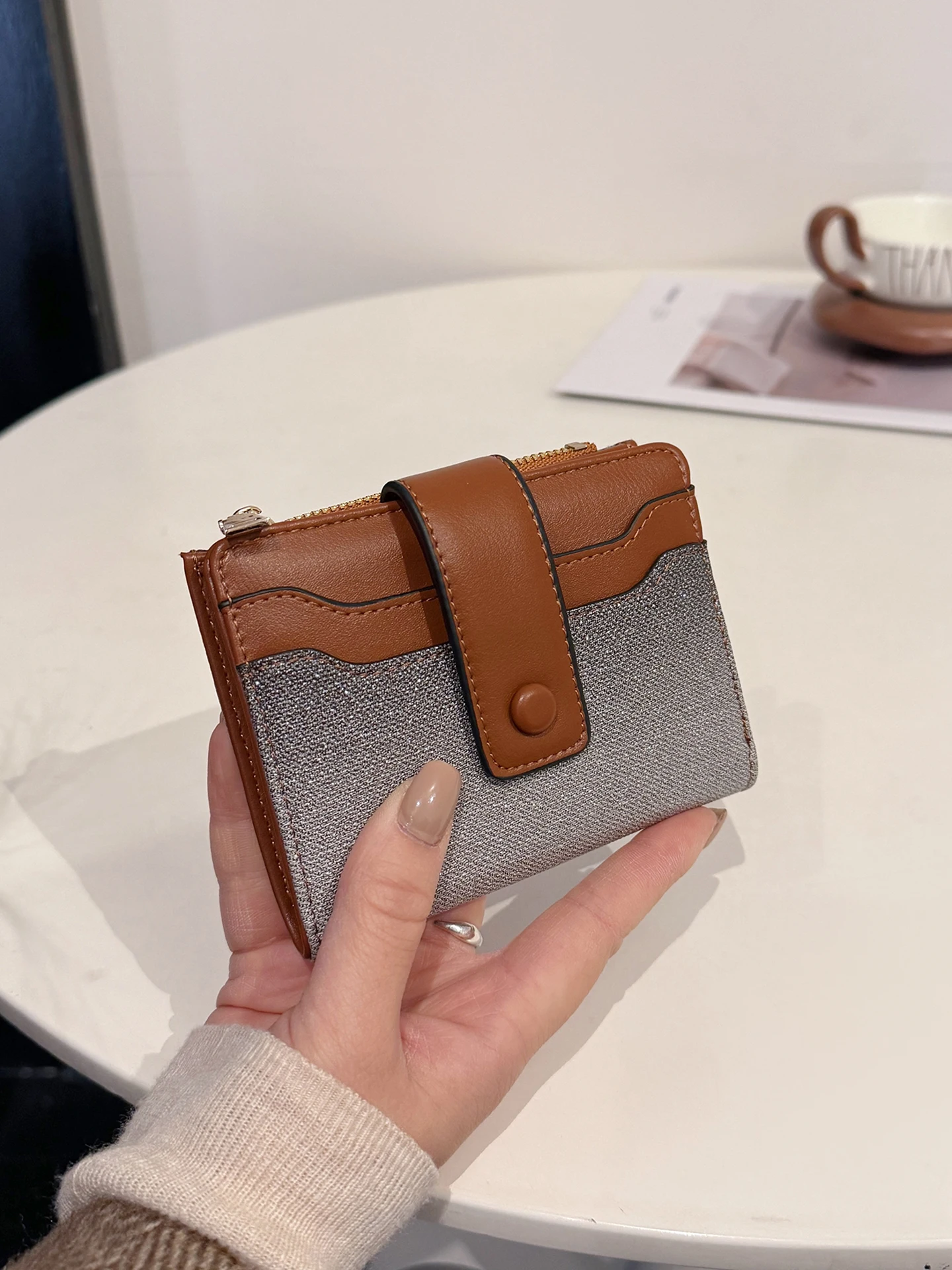 Fashionable Gradient Color Short Wallet Women's Large Capacity Simple Design Luxury Multi-Card Slot Coin Purse Spring 2026