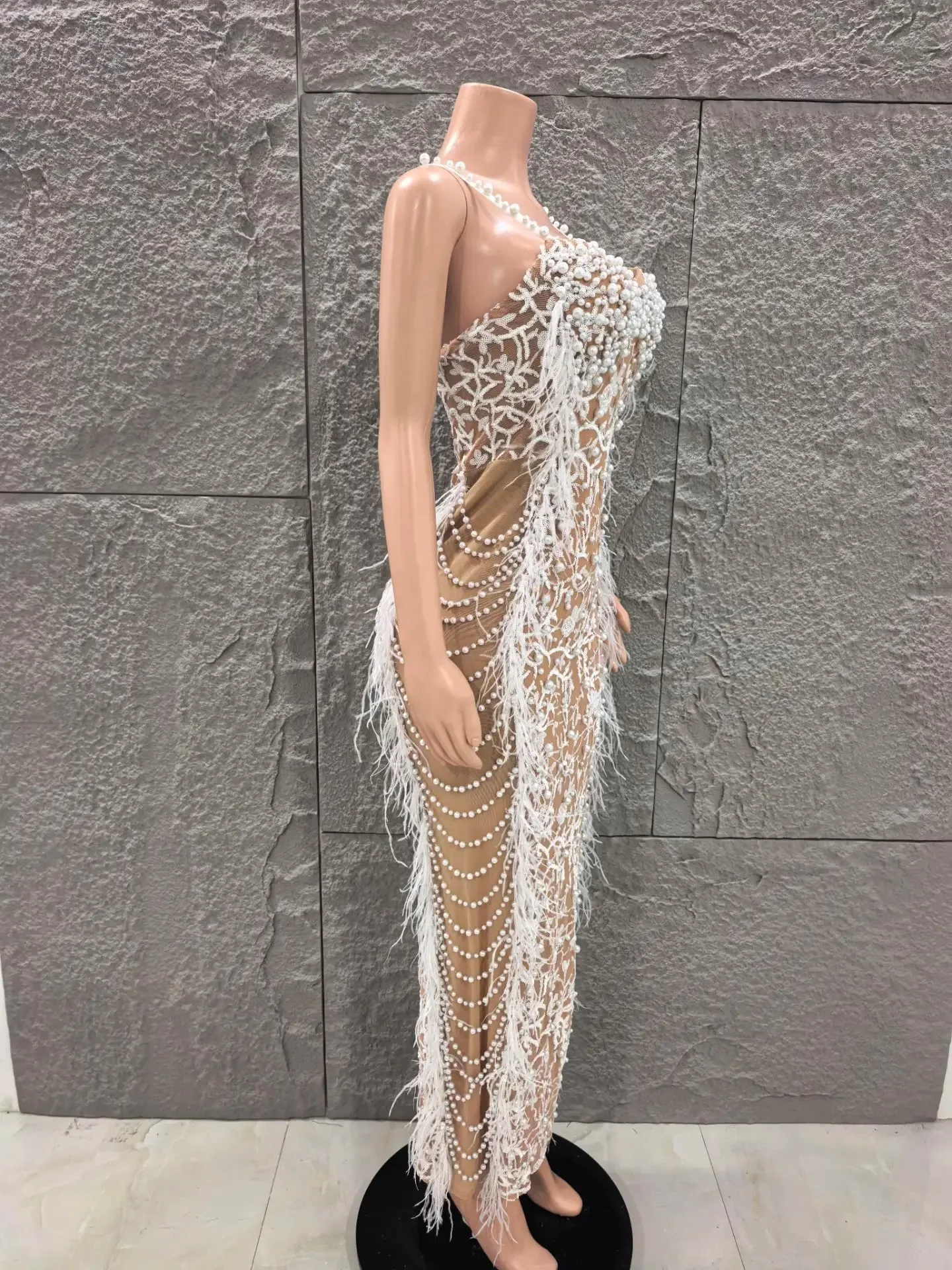 New Elegant Evening Gowns for Women Dress Long Royal Feather Prom Dresses Glamourous Couture Peal Gown