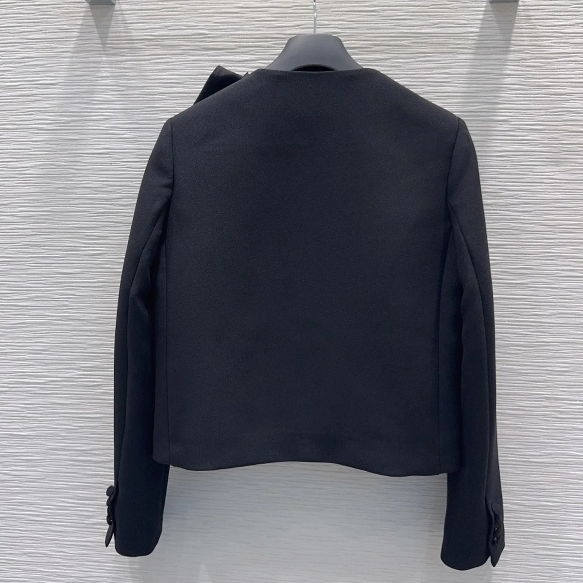 High Quality Women Round Neck Cropped Blazer Shoulder Bow Decor Button Down Black Short Jacket lyt2610915
