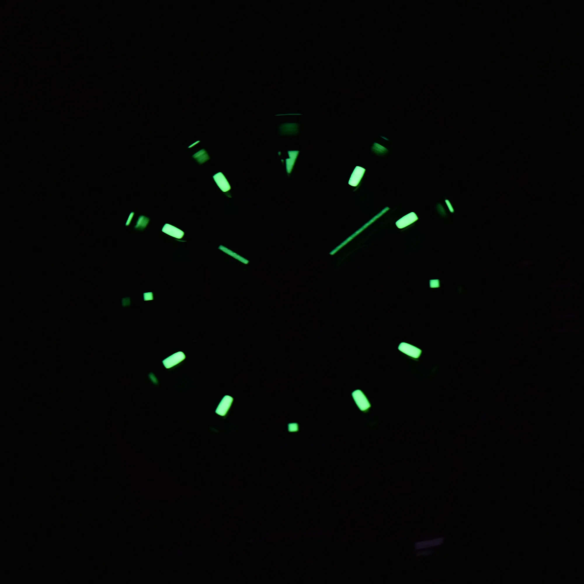OUMASHI Design 39mm Light Luxury Series watches gold coloured stainless steel case sapphire water resistant VK63 quartz watches