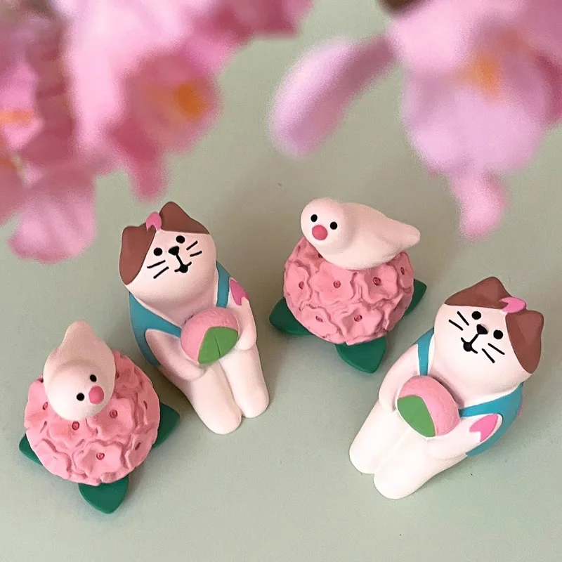 

Japanses Creative Toys Peach Series ZAKKA Cat Figurine Decoration Micro Landscape Photo Props Miniature Resin Gift DIY Ornaments