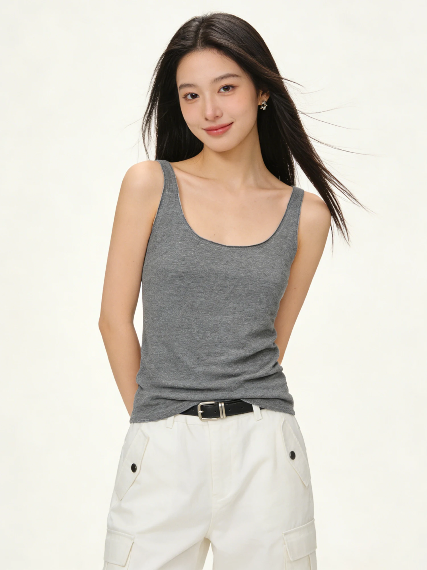 Unique Beautiful Wide Shoulder Backless U-neck Vest T-shirt Women's 2026 New Style Back Beauty Strap Bra Integrated Top