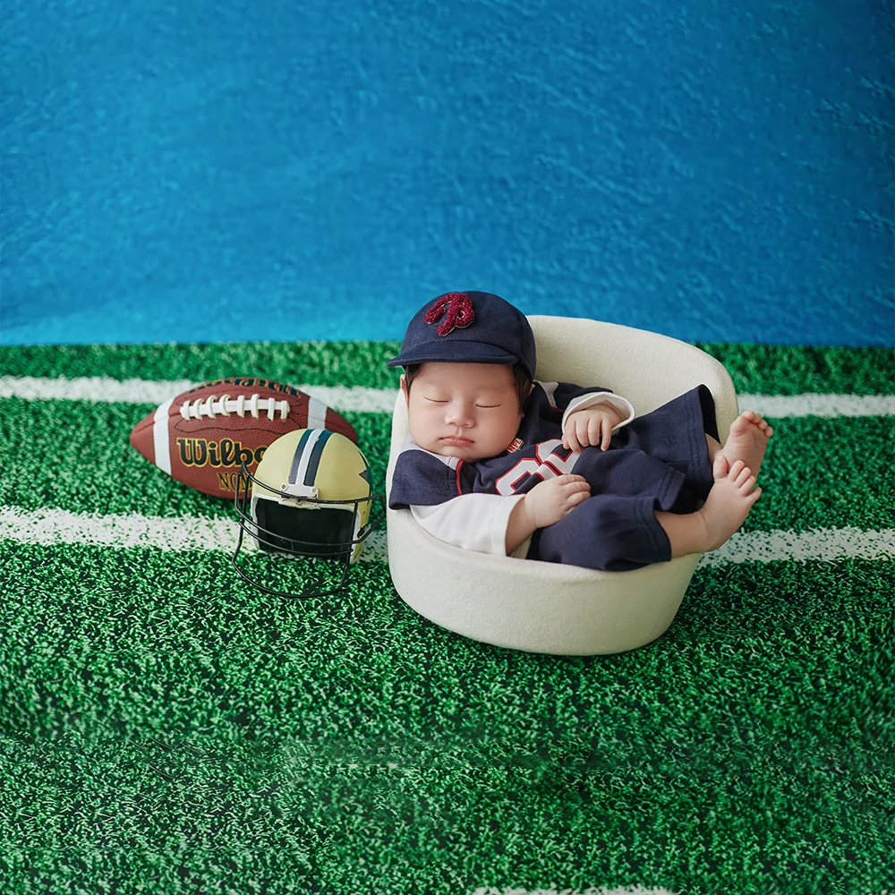 

Newborn Photography Props Baby Photo Costume Kit Rugby Ball Helmet Decor Props for Studio Shoot Baby First Month Milestone Theme